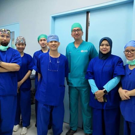 UMS and Sabah government hospital specialists involved in the inaugural awake craniotomy